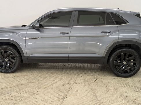 Used 2023 Volkswagen Atlas Cross Sport SE w/ Black Wheel Package image 2