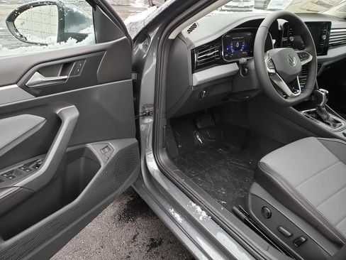 New 2026 Volkswagen Jetta SE FWD image 6
