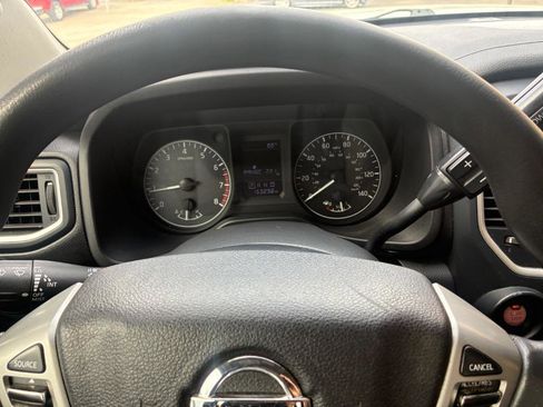 Used 2017 Nissan Titan S image 15