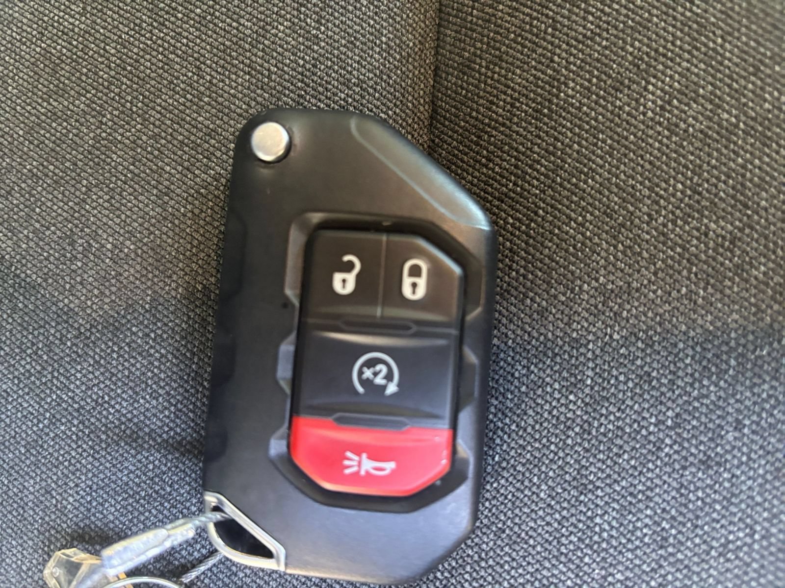 Used 2025 Jeep Wrangler Unlimited Sahara AWD/4WD image 20
