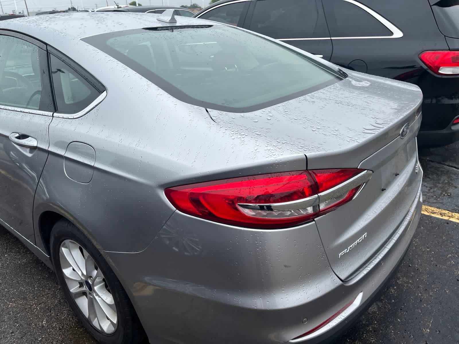 Used 2020 Ford Fusion SE FWD image 10