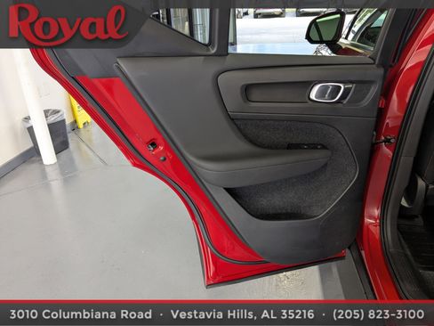 Used 2021 Volvo XC40 T5 Inscription image 14