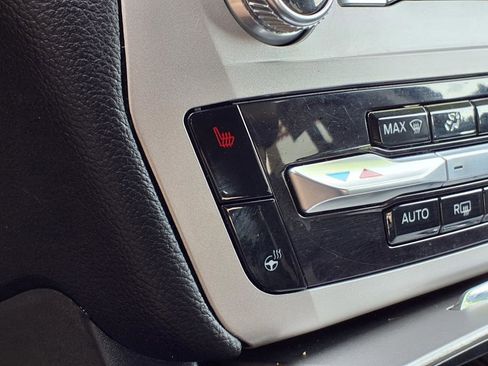 Certified 2023 Ford Explorer XLT w/ Equipment Group 202A image 5