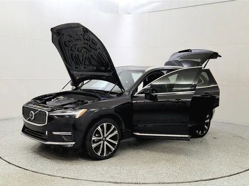 Used 2023 Volvo XC60 B5 Ultimate w/ Climate Package image 10