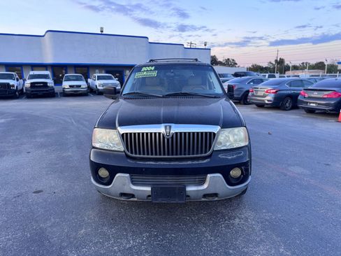 Used 2004 Lincoln Navigator 2WD image 2