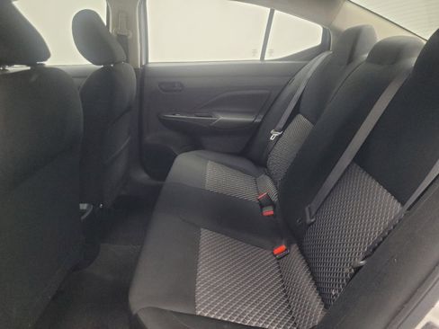 Used 2022 Nissan Versa S FWD image 18