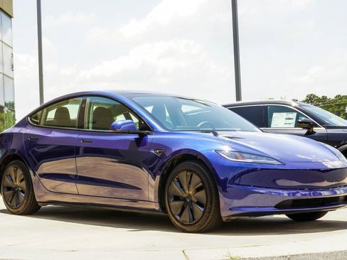 Used 2025 Tesla Model 3 Long Range RWD image 4