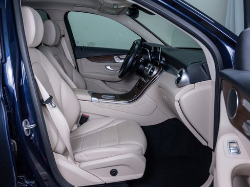 Used 2022 Mercedes-Benz GLC 300 4MATIC image 11