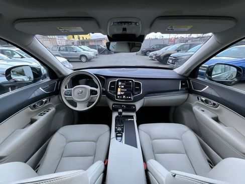 Used 2020 Volvo XC90 T5 Momentum w/ Protection Package Premier image 15