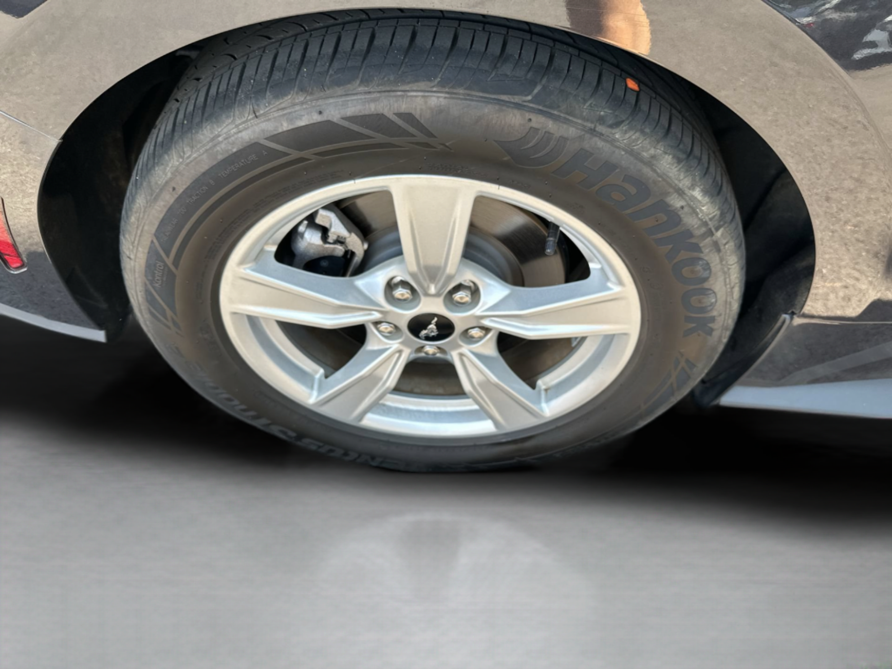 Used 2024 Ford Mustang Coupe RWD image 25
