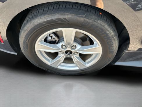 Used 2024 Ford Mustang Coupe RWD image 25