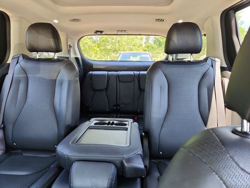 Used 2023 Kia Carnival SX Prestige FWD image 6