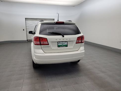 Used 2018 Dodge Journey SE w/ Connectivity Group FWD image 6