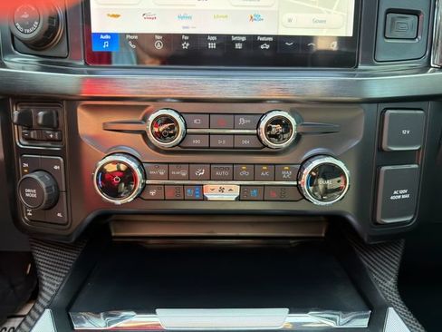 Used 2025 Ford F250 Lariat w/ Lariat Ultimate Package AWD/4WD image 45