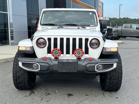 Used 2020 Jeep Wrangler Unlimited Sahara AWD/4WD image 3