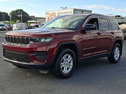 Used 2022 Jeep Grand Cherokee Laredo w/ Luxury Tech Group I AWD/4WD image 6