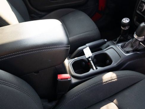 Certified 2023 Jeep Gladiator Overland image 40