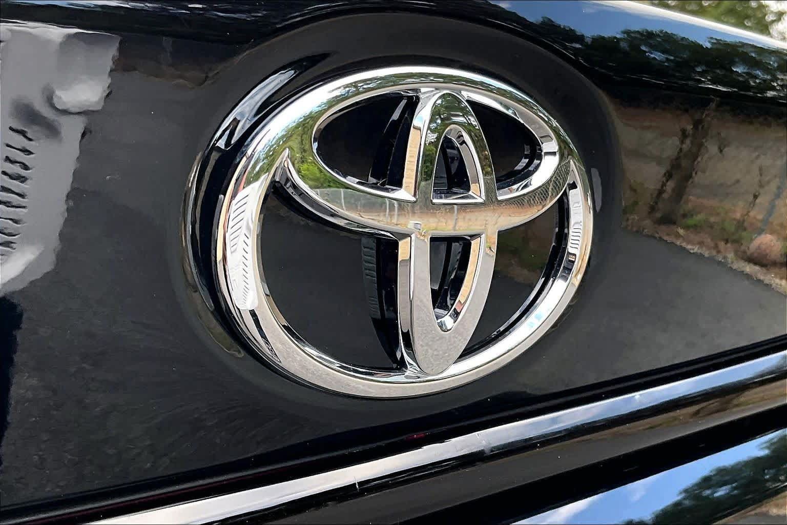 Certified 2026 Toyota Corolla LE FWD image 31