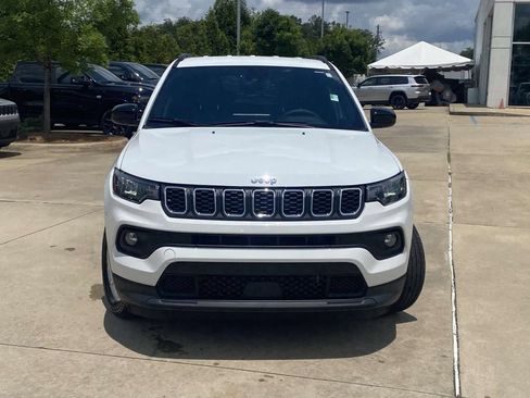 Certified 2024 Jeep Compass Latitude AWD/4WD image 2