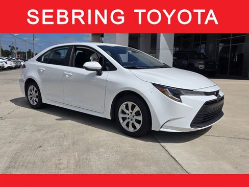 Certified 2025 Toyota Corolla LE image 1