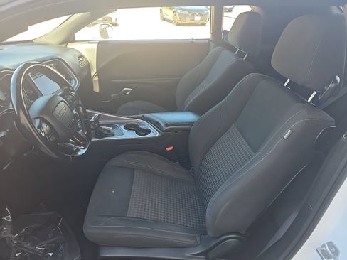 Used 2019 Dodge Challenger SXT RWD image 11