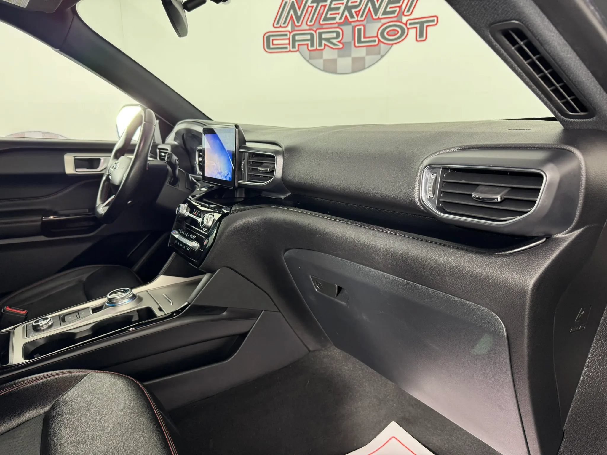 Used 2022 Ford Explorer ST-Line AWD/4WD image 11