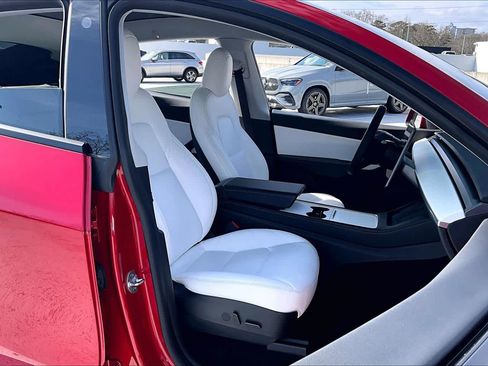 Used 2021 Tesla Model Y Long Range image 8