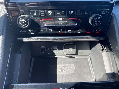 Used 2023 Jeep Grand Cherokee Limited w/ Luxury Tech Group II image 26