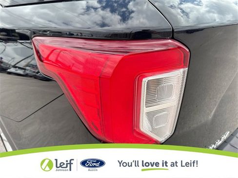 Used 2023 Ford Explorer Platinum w/ Technology Package image 38