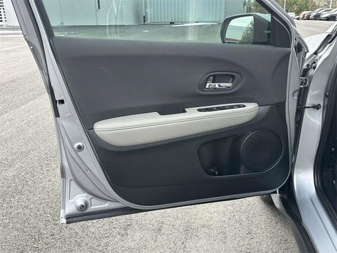 Certified 2021 Honda HR-V LX image 5