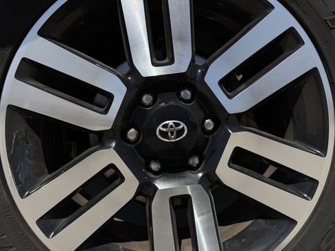 Used 2018 Toyota 4Runner Limited image 9