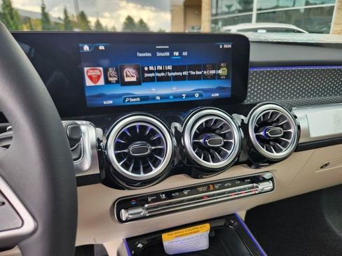 Used 2026 Mercedes-Benz GLB 250 4MATIC image 21