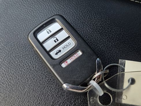 Used 2018 Honda Accord Sport image 31