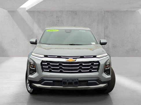 Used 2025 Chevrolet Equinox LT AWD/4WD image 3