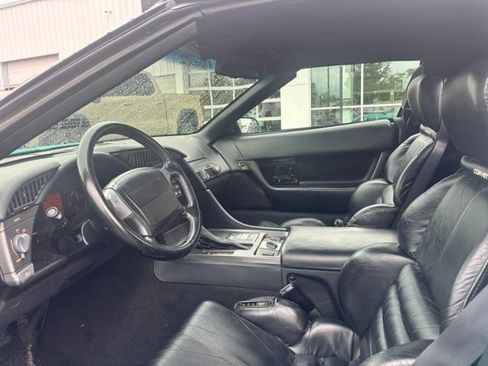 Used 1991 Chevrolet Corvette Convertible RWD image 8