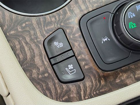 Used 2021 GMC Acadia Denali w/ Denali Ultimate Package AWD/4WD image 25