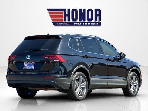 Used 2020 Volkswagen Tiguan SEL AWD/4WD image 4