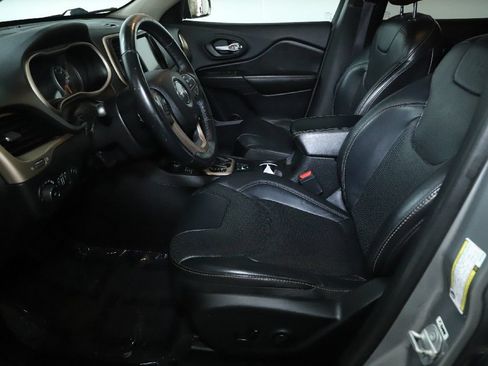Used 2016 Jeep Cherokee High Altitude w/ Luxury Group AWD/4WD image 18