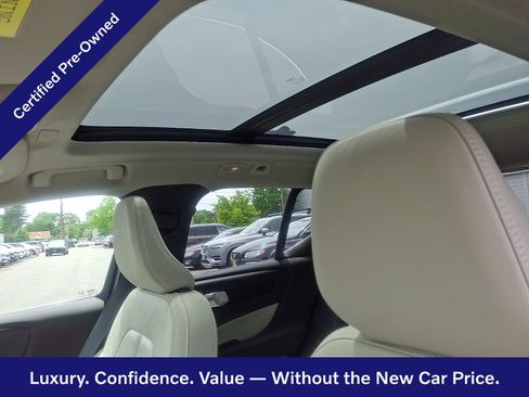 Certified 2023 Volvo XC40 B5 Plus w/ Climate Package AWD/4WD image 15