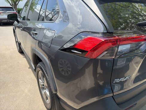 Used 2022 Toyota RAV4 XLE image 8