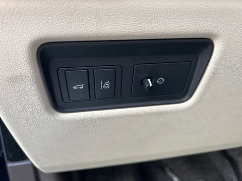 Used 2017 Land Rover Range Rover HSE image 35