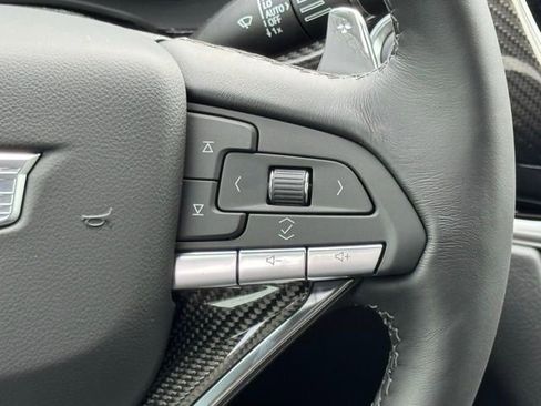 New 2025 Cadillac XT6 Sport w/ Technology Package image 28