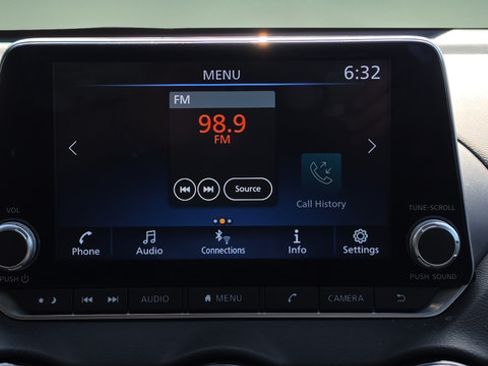 Used 2024 Nissan Sentra SV FWD image 18