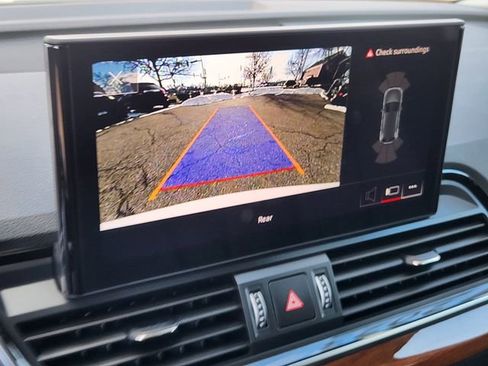 Used 2023 Audi Q5 2.0T Premium w/ Convenience Package image 15