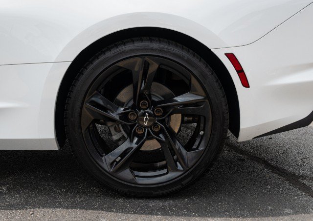 Used 2022 Chevrolet Camaro LT RWD image 18