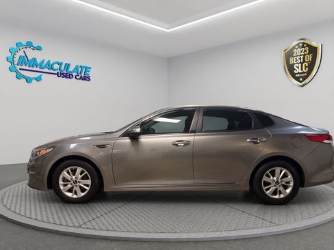 Used 2017 Kia Optima LX FWD image 2