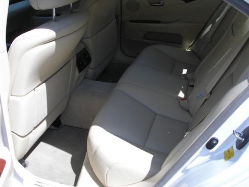 Used 2010 Lexus LS 460 image 4