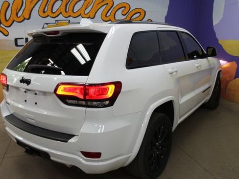 Used 2021 Jeep Grand Cherokee Altitude AWD/4WD image 8