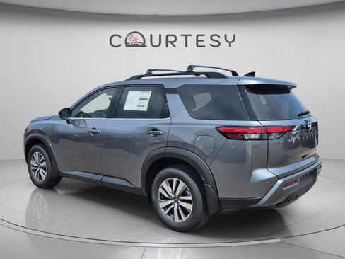 New 2026 Nissan Pathfinder SL FWD image 4