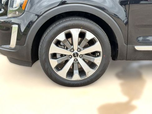 Used 2022 Kia Telluride EX w/ EX Premium Package image 12